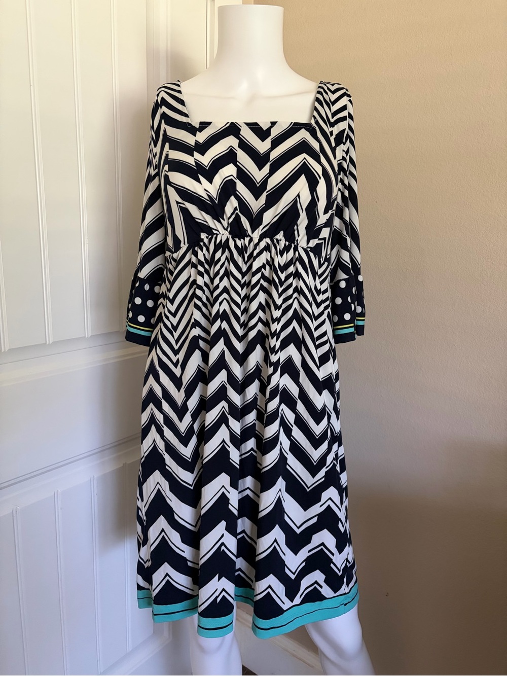 Vintage Y2K Blue & White Chevron Polka Dot Flowy 3/4 Sleeve Mini Dress